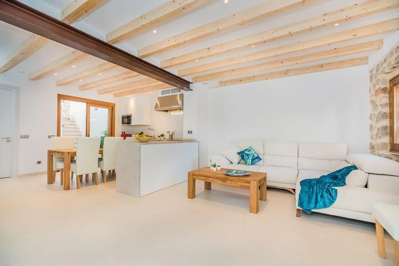 Holiday home Townhouse Can Coa By Sunvillas Mallorca Pollenca Spain